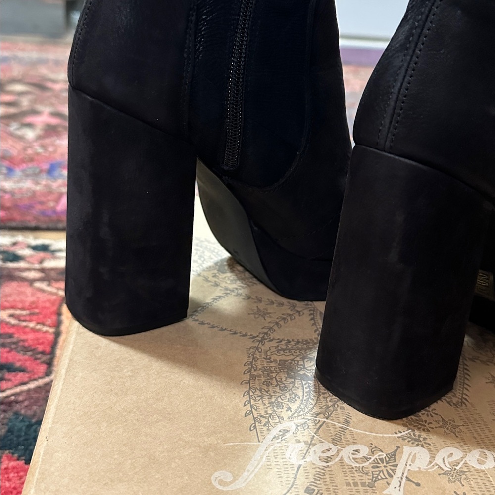 EUC with BOX FREE PEOPLE leather Smyth Platform Boots, black suede size EU39 - Picture 6 of 12